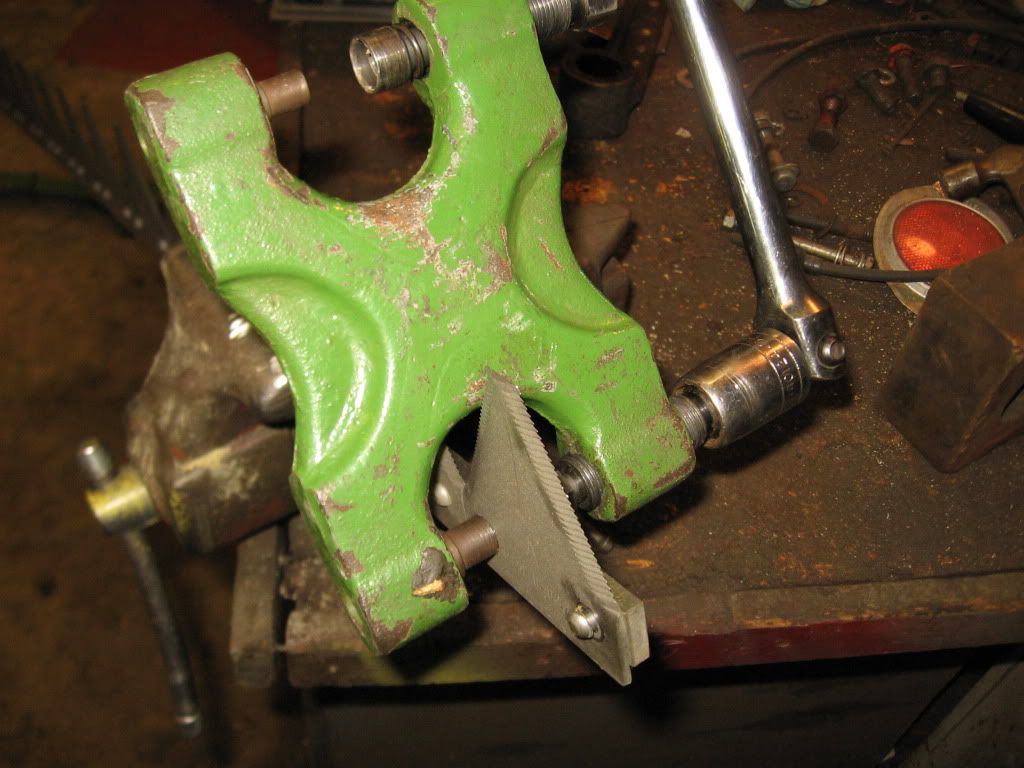 sickle bar repair tool